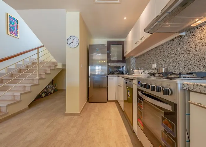 Villa Joubal Lagoon Ii 4-bedroom With Private Pool & Lagoon Views