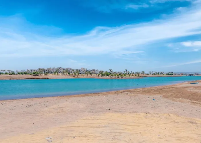 Villa Joubal Lagoon Ii 4-bedroom With Private Pool & Lagoon Views